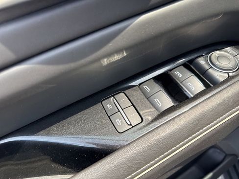 Used 2023 Cadillac Escalade Sport Platinum AWD/4WD image 11