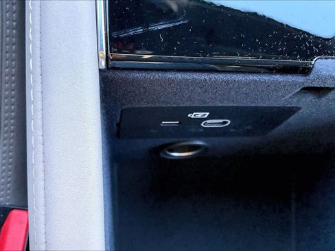 New 2026 Volvo XC90 B6 Ultra w/ Protection Package image 23