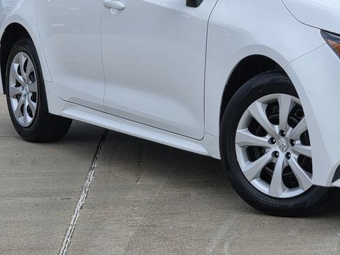 Used 2026 Toyota Corolla LE FWD image 11