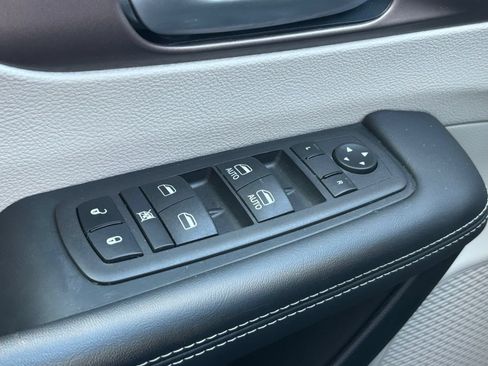 Used 2024 Chrysler Voyager LX FWD image 12