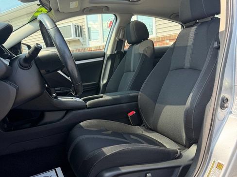 Used 2019 Honda Civic EX image 10
