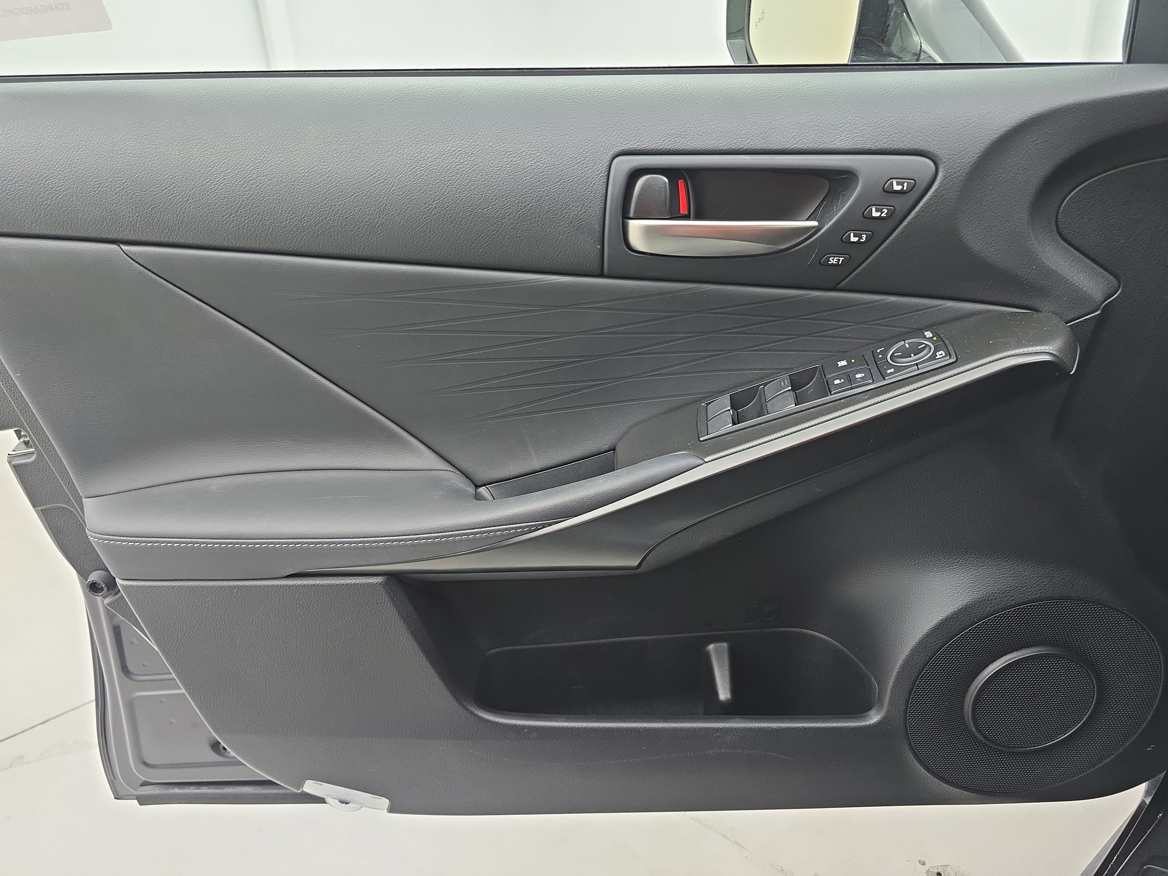 Used 2025 Lexus IS 350 F Sport RWD image 28