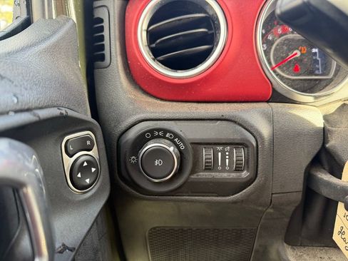 Used 2021 Jeep Wrangler Unlimited Rubicon w/ Cold Weather Group image 15