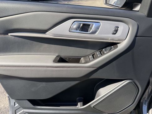 New 2026 Ford Explorer Active w/ Active Comfort Package image 14