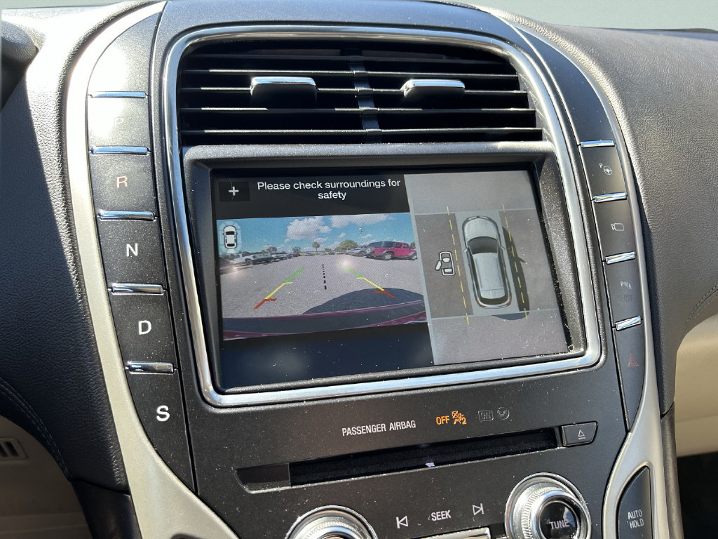Used 2018 Lincoln MKX Reserve w/ Driver Assistance Package FWD image 28