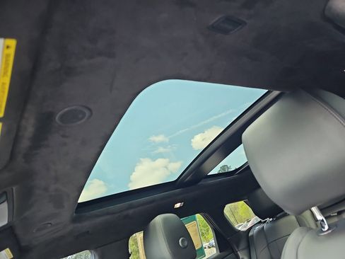 Used 2023 Land Rover Range Rover Evoque R-Dynamic SE image 31