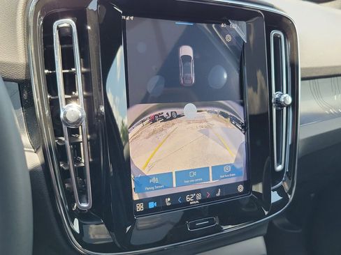 New 2024 Volvo C40 Recharge Core w/ Climate Package AWD/4WD image 12