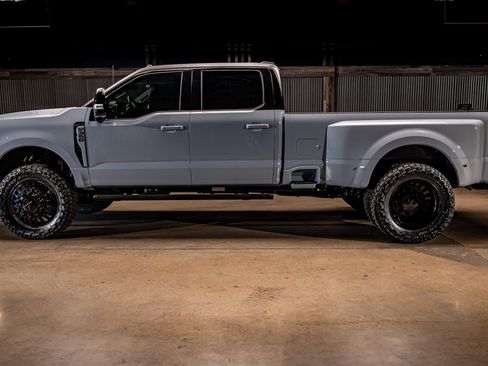 Used 2026 Ford F350 Platinum w/ FX4 Off-Road Package AWD/4WD image 6