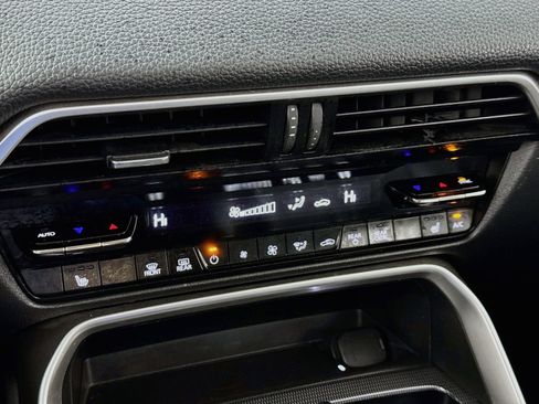 Used 2024 MAZDA CX-90 3.3 Turbo w/ Preferred Plus image 19