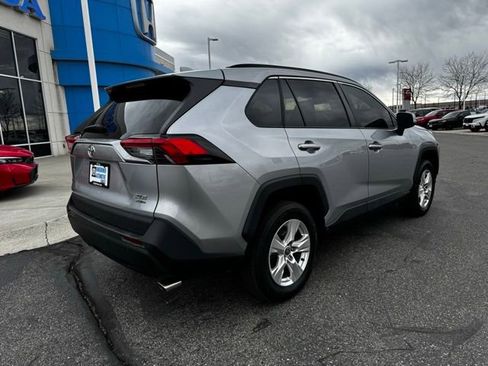 Used 2021 Toyota RAV4 XLE image 5
