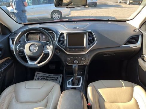 Used 2016 Jeep Cherokee Limited FWD image 14