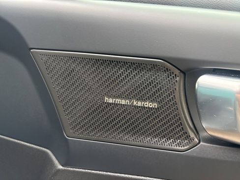 Certified 2023 Volvo XC40 B5 Ultimate w/ Protection Package Premier image 40