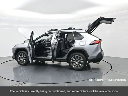 Used 2023 Toyota RAV4 XLE Premium image 44