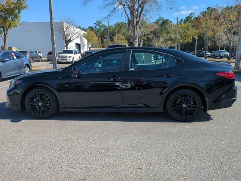 Used 2025 Toyota Camry SE image 8