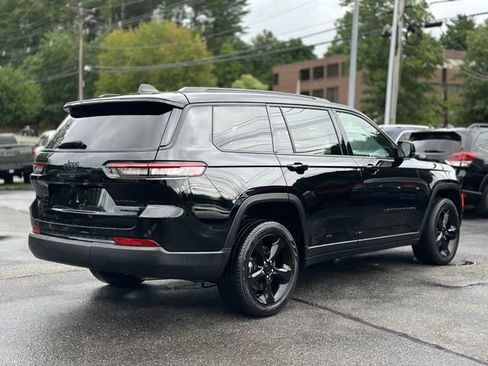 Used 2023 Jeep Grand Cherokee L Limited w/ Black Appearance Package AWD/4WD image 5