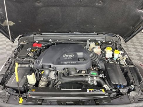 Used 2021 Jeep Gladiator Sport image 34