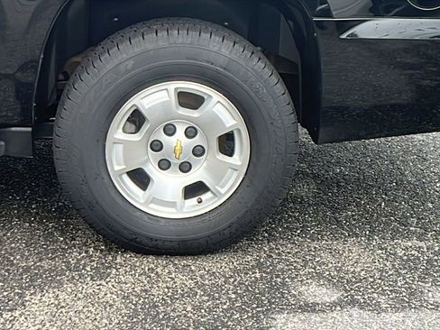 Used 2014 Chevrolet Suburban LS image 9