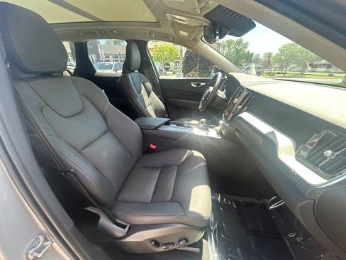 Used 2025 Volvo XC60 B5 Plus AWD/4WD image 16