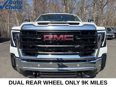 Used 2025 GMC Sierra 3500 Pro w/ 1SA Pro Safety Plus Package AWD/4WD image 2