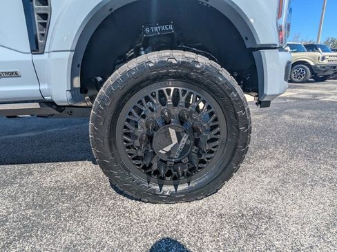 Used 2026 Ford F450 Platinum w/ FX4 Off-Road Package image 12