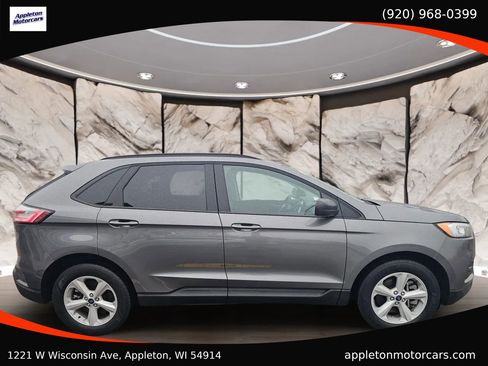 Used 2022 Ford Edge SE image 3