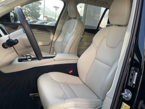 Certified 2024 Volvo XC90 B6 Plus AWD/4WD image 13