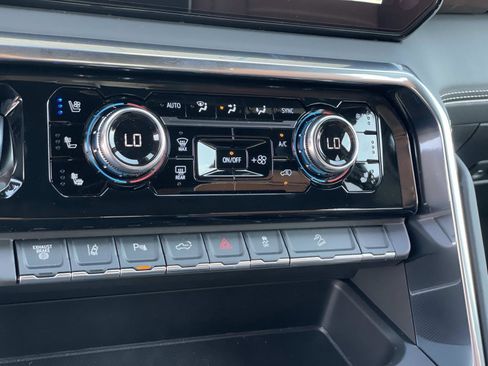 New 2026 GMC Sierra 2500 Denali Ultimate AWD/4WD image 16
