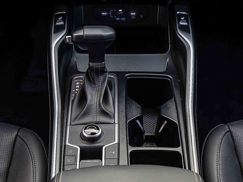 Certified 2025 Kia Sorento S image 13