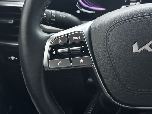 Used 2025 Kia Telluride AWD image 19