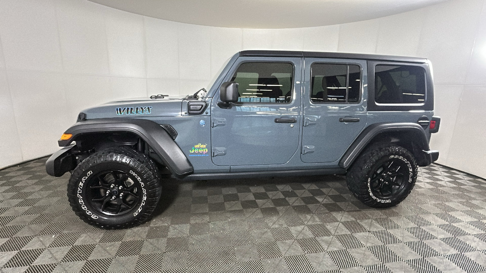 Used 2024 Jeep Wrangler Unlimited AWD/4WD image 7