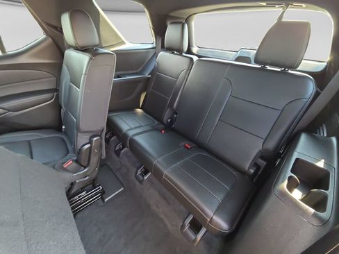 Used 2023 Chevrolet Traverse LT AWD/4WD image 39