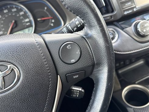 Used 2014 Toyota RAV4 Limited image 23