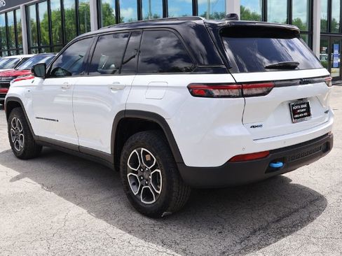 Used 2022 Jeep Grand Cherokee Trailhawk w/ Advanced Protech Group II AWD/4WD image 12