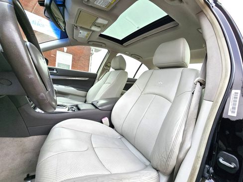 Used 2012 INFINITI G37 G37x Sedan 4D w/ Premium Pkg image 12
