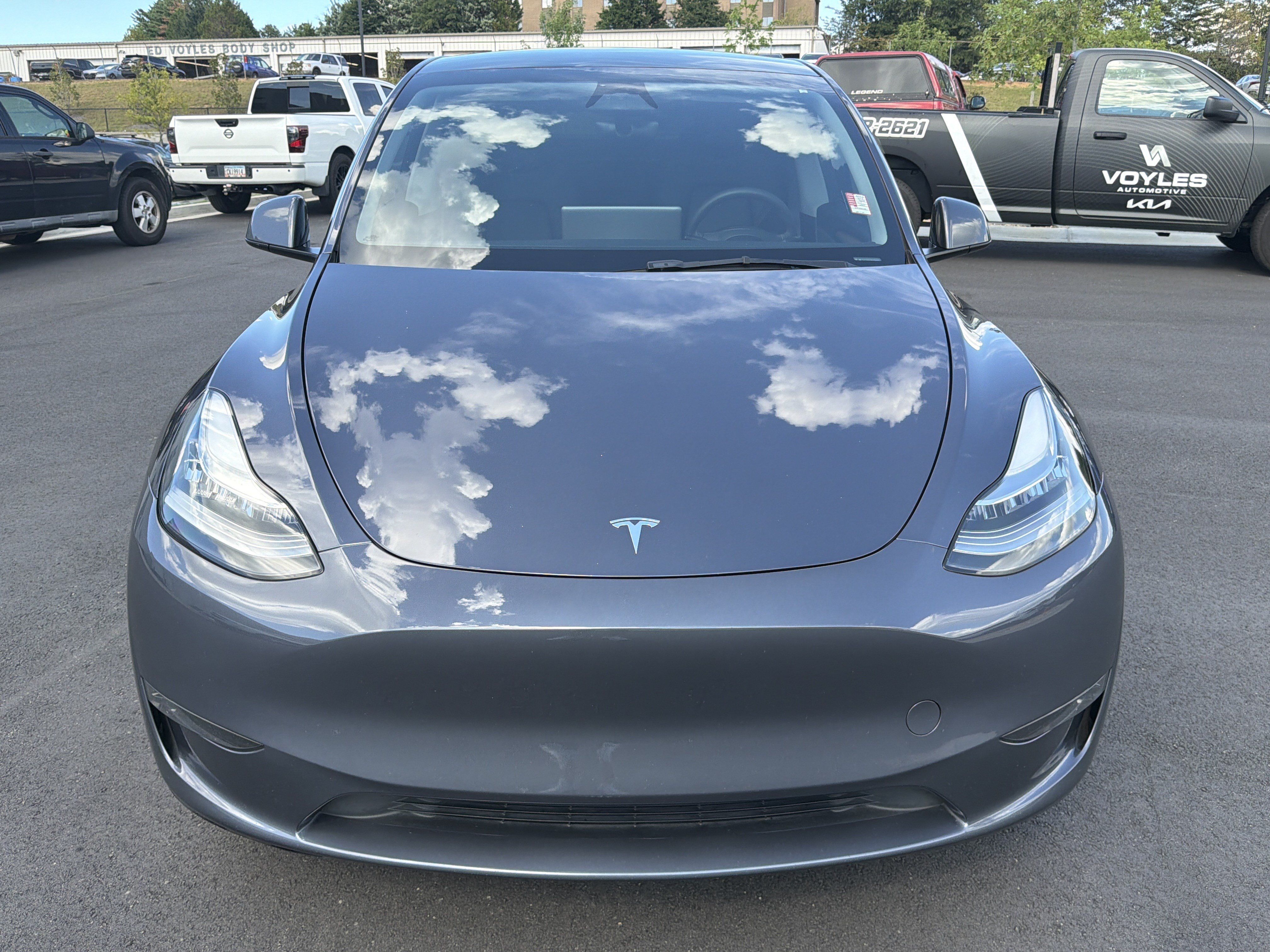 Used 2023 Tesla Model Y Long Range AWD/4WD image 2