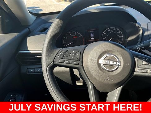 Used 2024 Nissan Altima 2.5 S FWD image 15