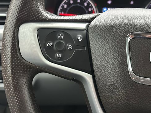 Used 2023 GMC Acadia SLE w/ Driver Convenience Package image 18