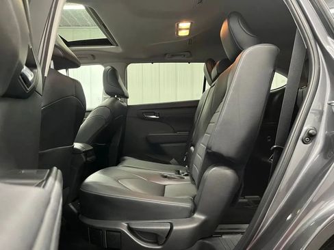Used 2024 Toyota Highlander Limited AWD/4WD image 14