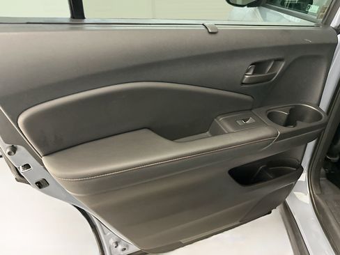 Used 2022 Honda Pilot TrailSport image 28