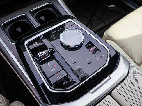 New 2026 BMW 760i xDrive w/ Executive Package AWD/4WD image 18