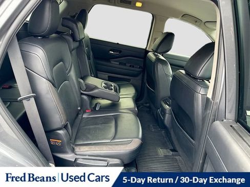Used 2023 Nissan Pathfinder SL AWD/4WD image 35