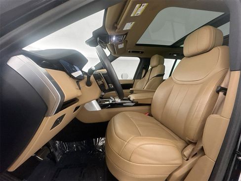 Certified 2025 Land Rover Range Rover SE image 20