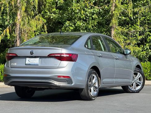 Used 2024 Volkswagen Jetta SE FWD image 32