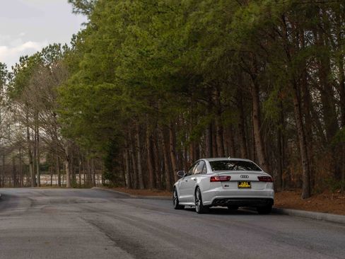 Used 2017 Audi S6 Prestige w/ S6 Sport Package image 39