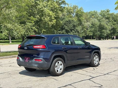 Used 2016 Jeep Cherokee Sport AWD/4WD image 5