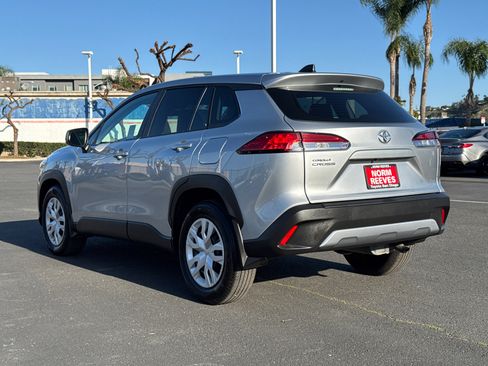 Certified 2024 Toyota Corolla Cross L image 9