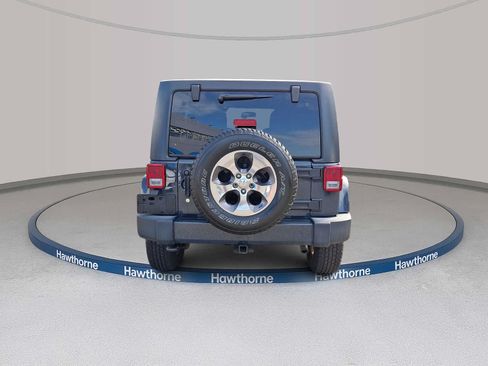 Used 2016 Jeep Wrangler Unlimited Sahara w/ Connectivity Group AWD/4WD image 5