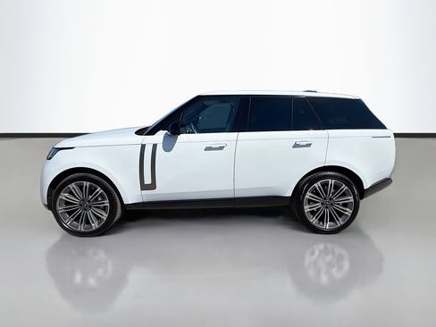 Used 2024 Land Rover Range Rover SE image 2