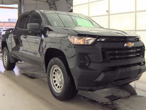 Used 2024 Chevrolet Colorado W/T image 4