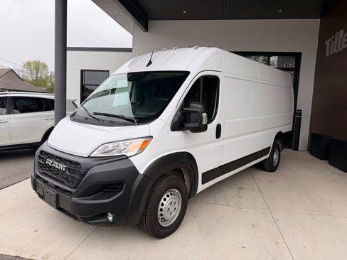 Used 2024 RAM ProMaster 3500 w/ Premium Convenience Group FWD image 3